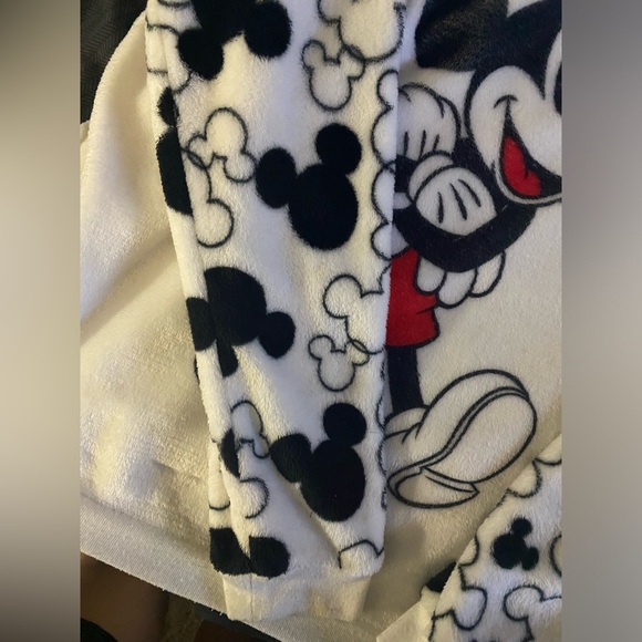 Disney Mickey Mouse women’s Sweatshirt - Picture 4 of 8